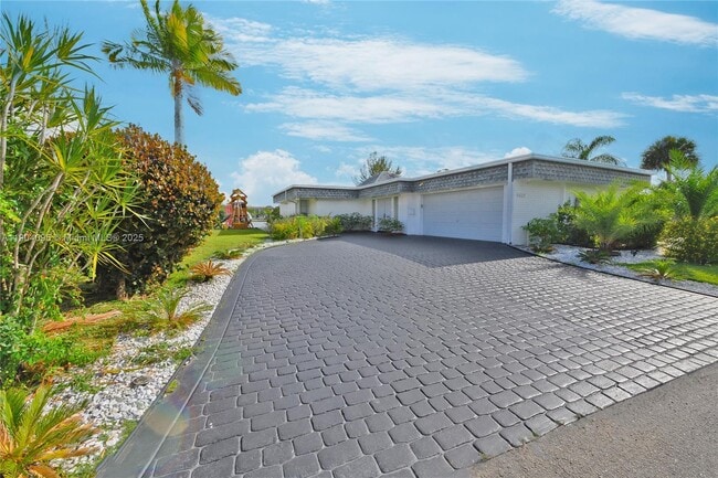 Building Photo - 5602 White Cedar Ln