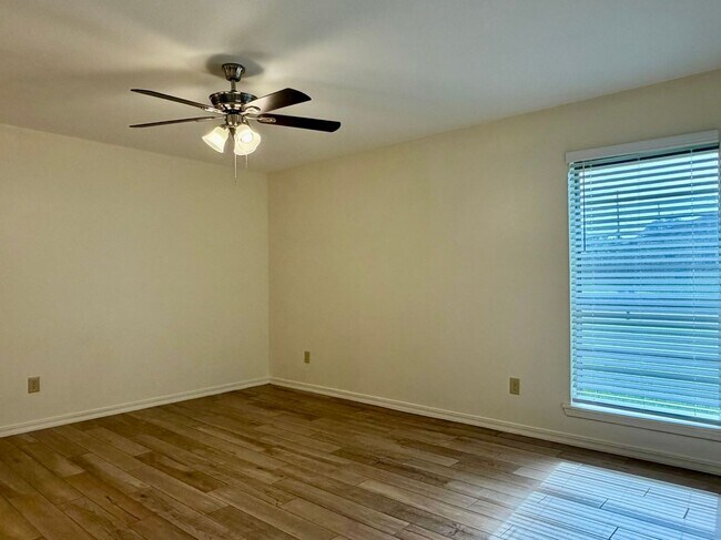 Building Photo - 402 Fawn Trail