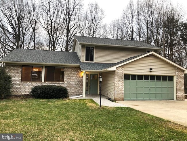 Building Photo - 15153 Woodsman Ln