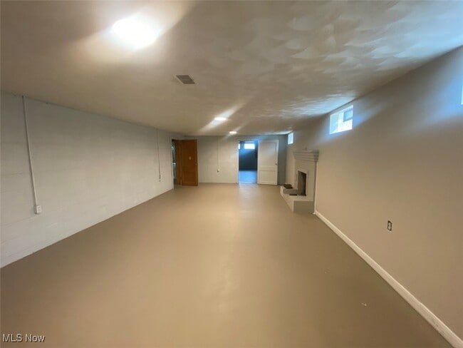 Building Photo - 456 Sunset View Dr