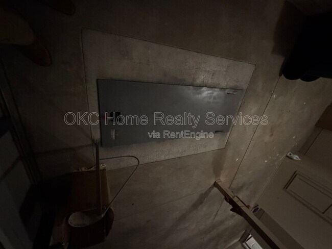 Building Photo - 8020 Kaden Rd