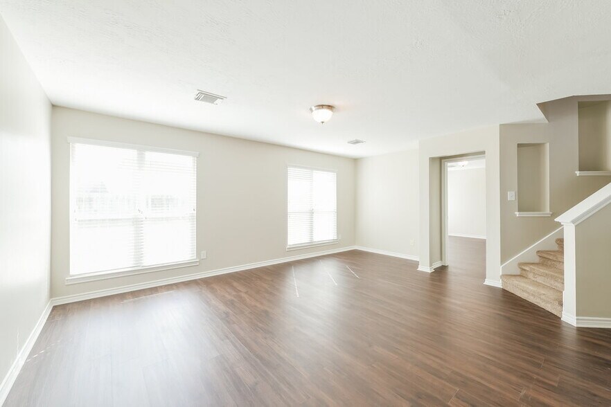 Building Photo - 19811 Lindenwick Ct