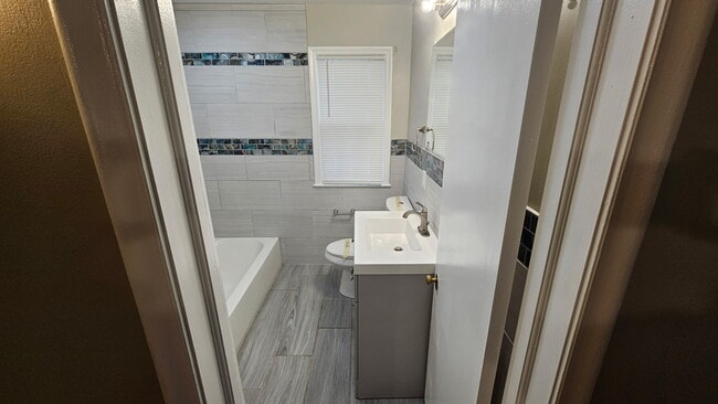 Building Photo - 3713 Gratiot Ave