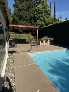 Building Photo - Beautiful Home in South San Jose, Close to the hills, Sparkling Swimming Pool, Spa, BBQ,  and ful...