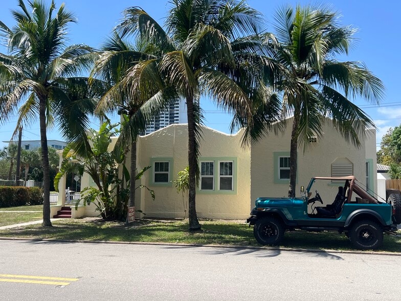 North Side - 5915 N Flagler Dr
