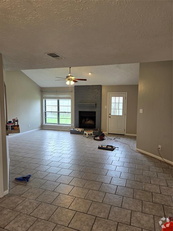 Building Photo - 2609 Live Oak St