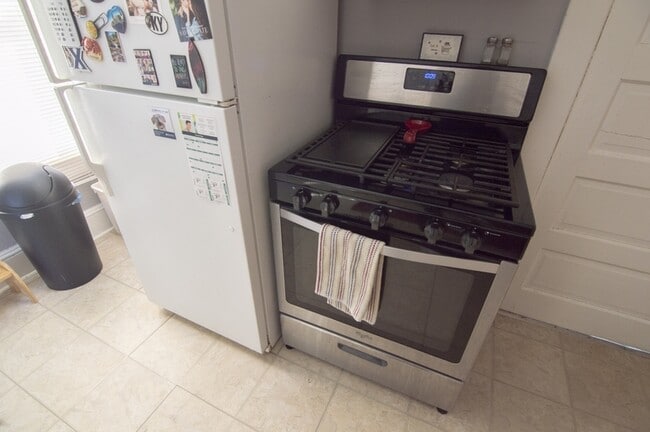 Building Photo - 1533 Spring Garden Ave