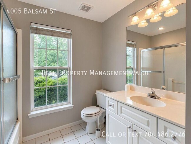 Building Photo - 4005 Balsam St