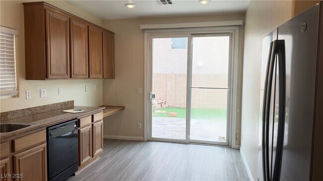 Building Photo - 10110 Poppy Plant St