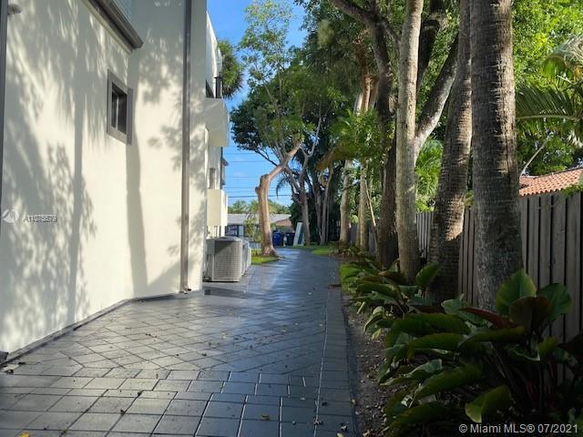 Building Photo - 8425 SW 58th St