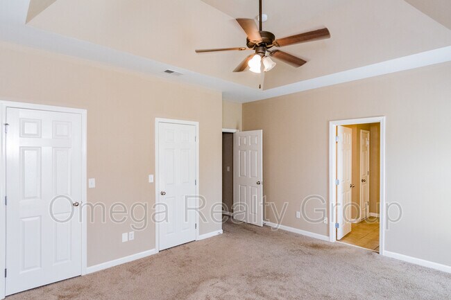 Building Photo - 1144 Washington Dr