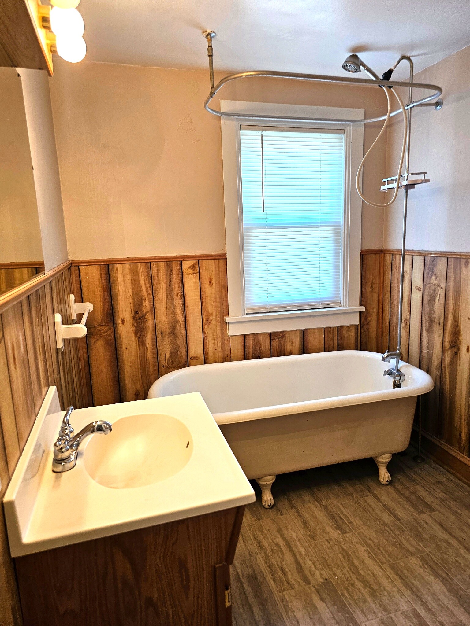 Building Photo - 1388 7th St E