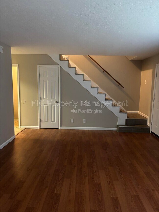 Building Photo - 940 Chadwick Dr