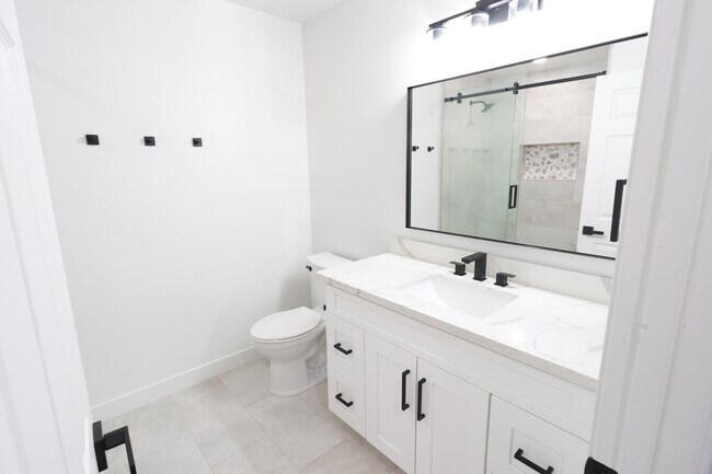 Building Photo - 16182 N 157th Dr