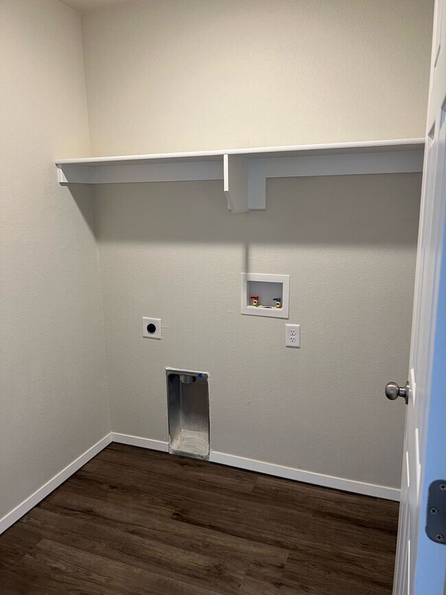 Building Photo - Now Leasing-Beautiful Brand New Homes-Carl...