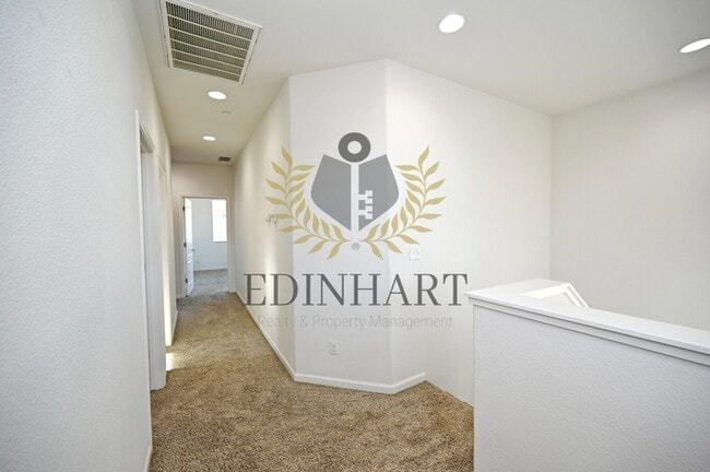 Building Photo - 3238 Lahar Ln