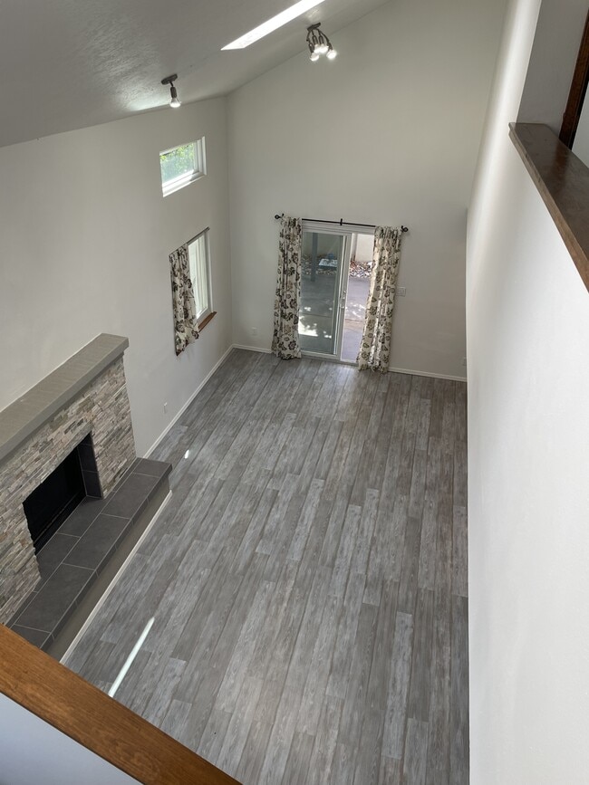 Building Photo - 11504 Lawson Ct NE