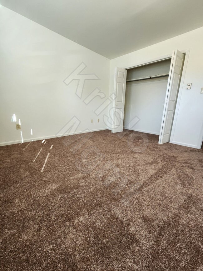 Back Bedroom Closet - 927 Harwood Rd