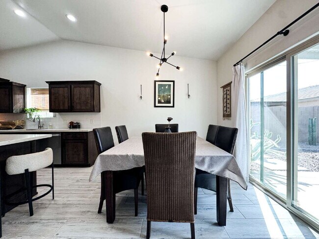 Building Photo - "Spacious 4-Bedroom, 2-Bathroom home in Prime Yuma!"