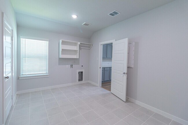 Building Photo - 3603 Ray Roberts Dr