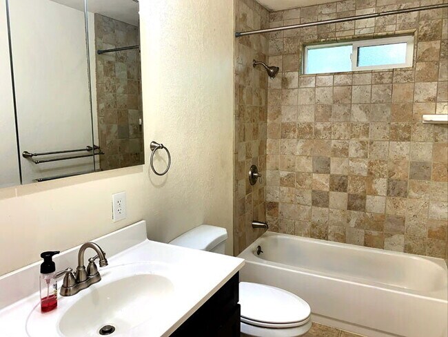 Building Photo - 3-bed 2-bath home with amazing views of Placerville!