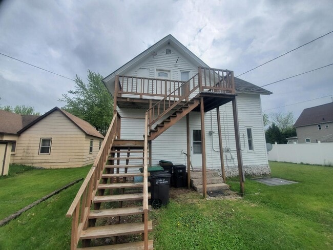 Building Photo - 211 E Somo Ave