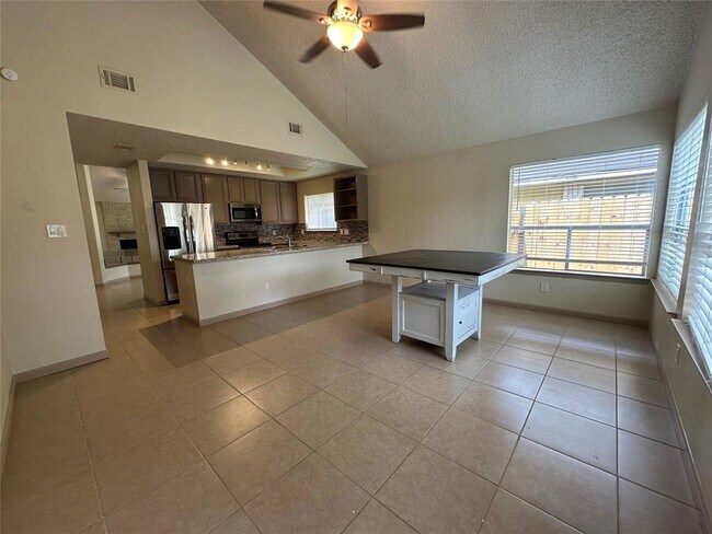 Building Photo - 16034 Barbarossa Dr