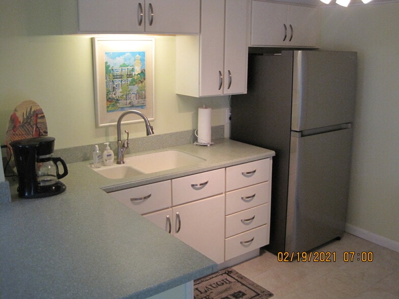 Building Photo - 1320 Angela St