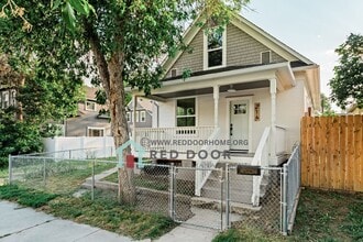 Building Photo - Beautiful  4-bedroom, 2-bathroom home