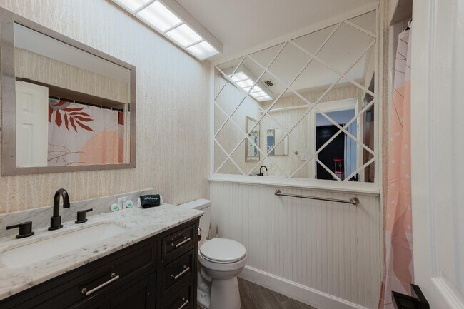 Building Photo - 1775 Harbor Rd