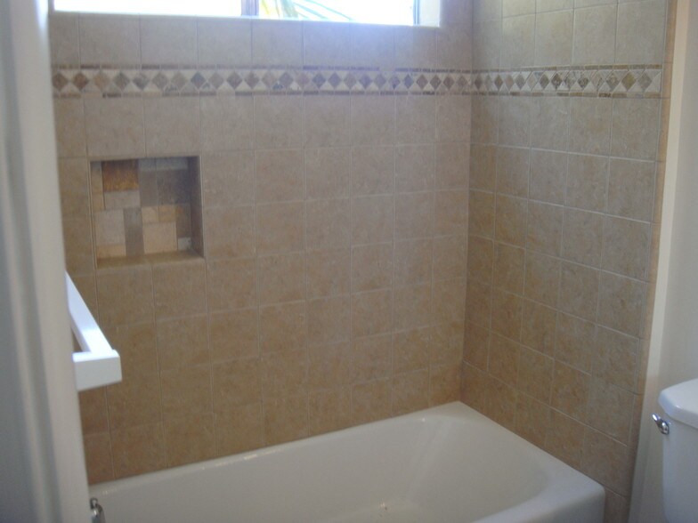 Building Photo - 1014 14th St