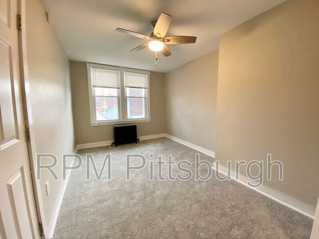 Building Photo - 5733 Phillips Ave