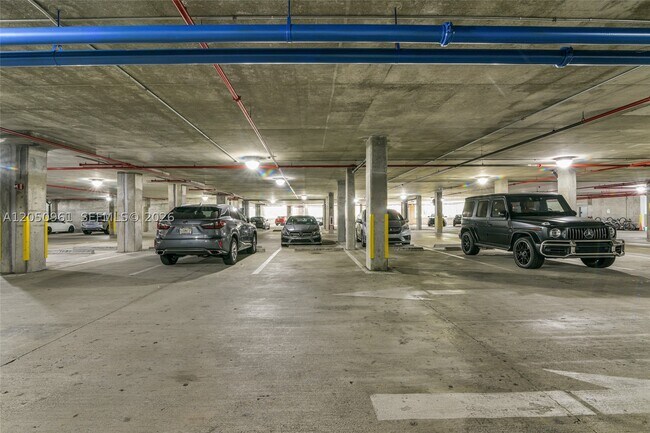 Building Photo - 2681 N Flamingo Rd