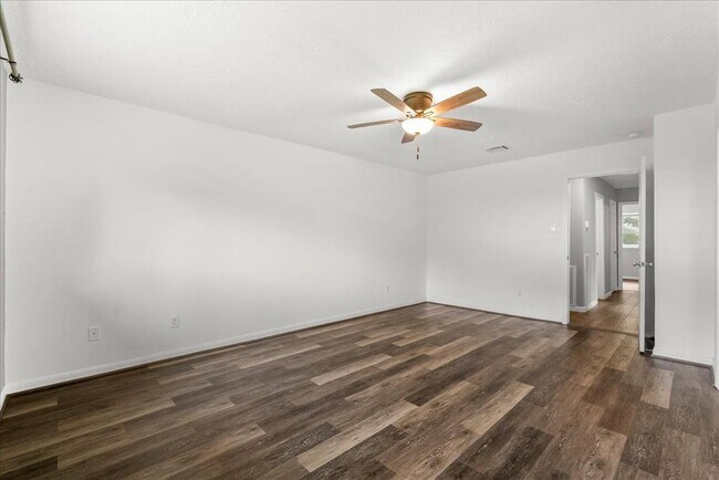Building Photo - 3319 Meadowcreek Dr