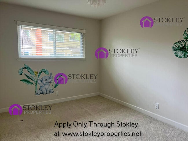 Building Photo - 1659 Siskiyou Dr