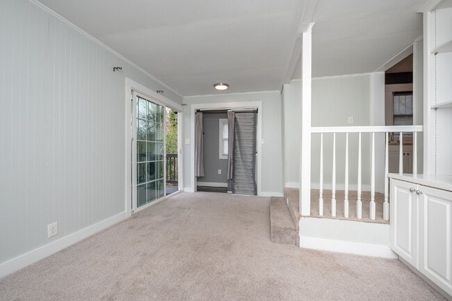 Building Photo - Beautiful 3-Bedroom, 2-Bath Bungalow with ...