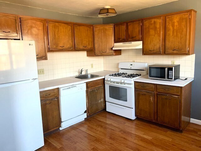 Building Photo - 103 Farrwood Ave