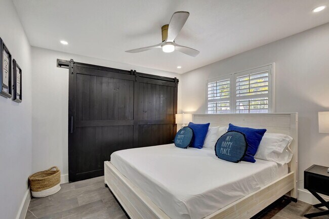 Building Photo - 1261 Singer Dr