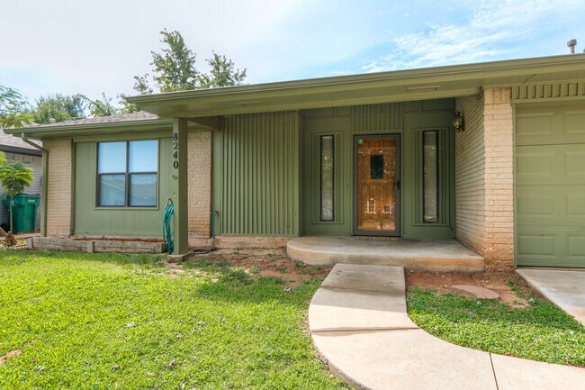 Building Photo - 8240 NW 85th St