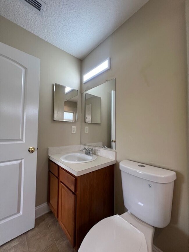 Building Photo - Oakleaf Home For Rent