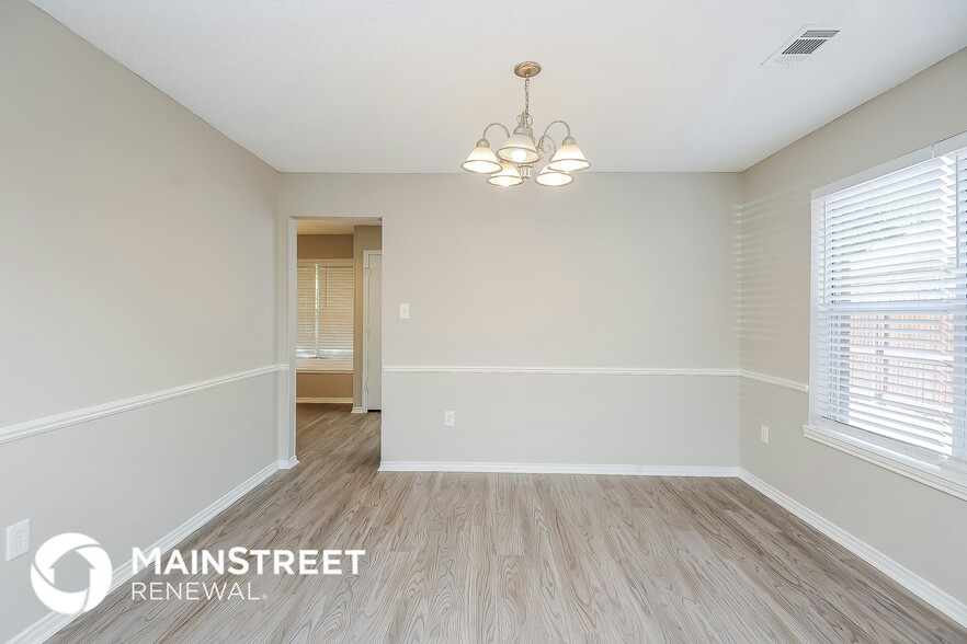 Building Photo - 2817 Fenwick St