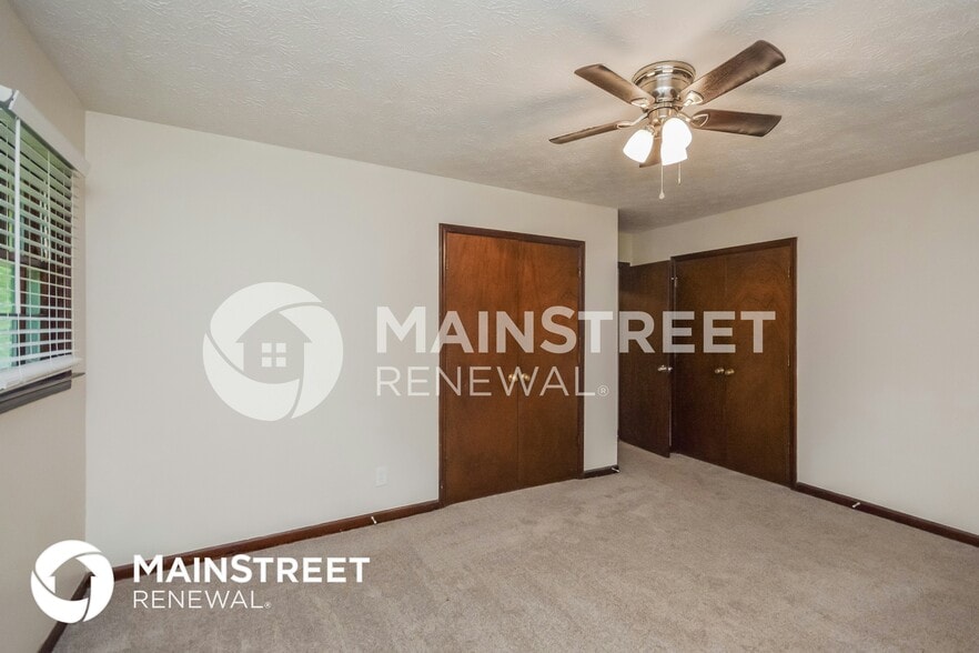 Building Photo - 2245 Pinewood Dr