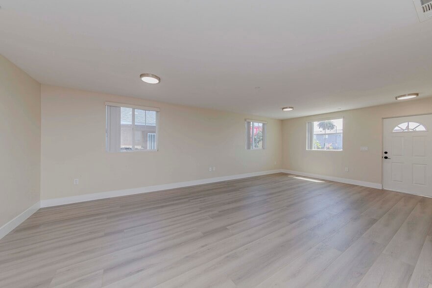 Building Photo - 8711 McKinley Pl