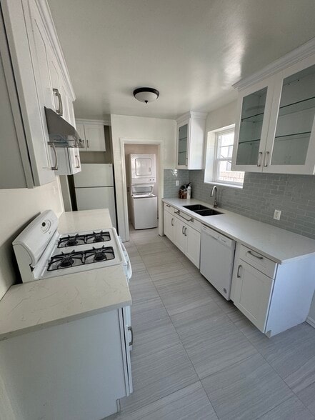 Kitchen - 1921 Talmadge St