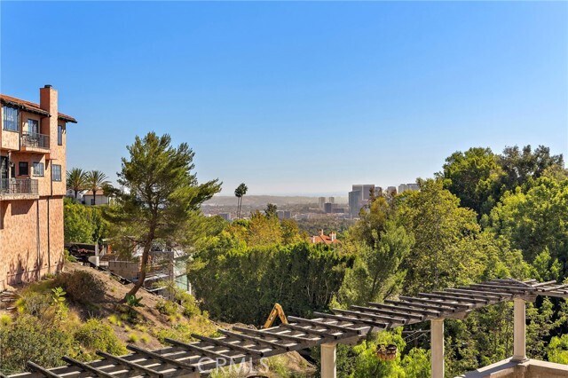 Building Photo - 1316 Beverly Grove Pl