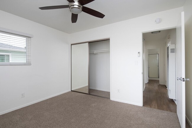 Building Photo - *OPEN HOUSE: 10/4 10-11AM* Upstairs 2BR/2B...