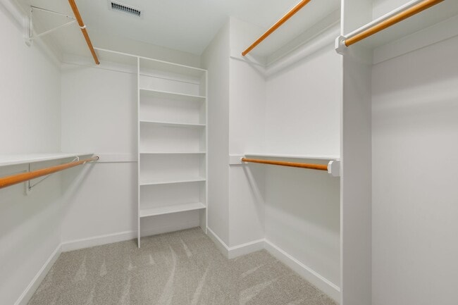 Building Photo - Beautiful 3 Bedroom / 2.5 Bathroom Townhome - Available NOW!