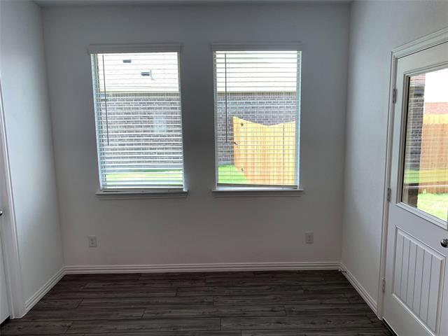 Building Photo - 513 Peel St