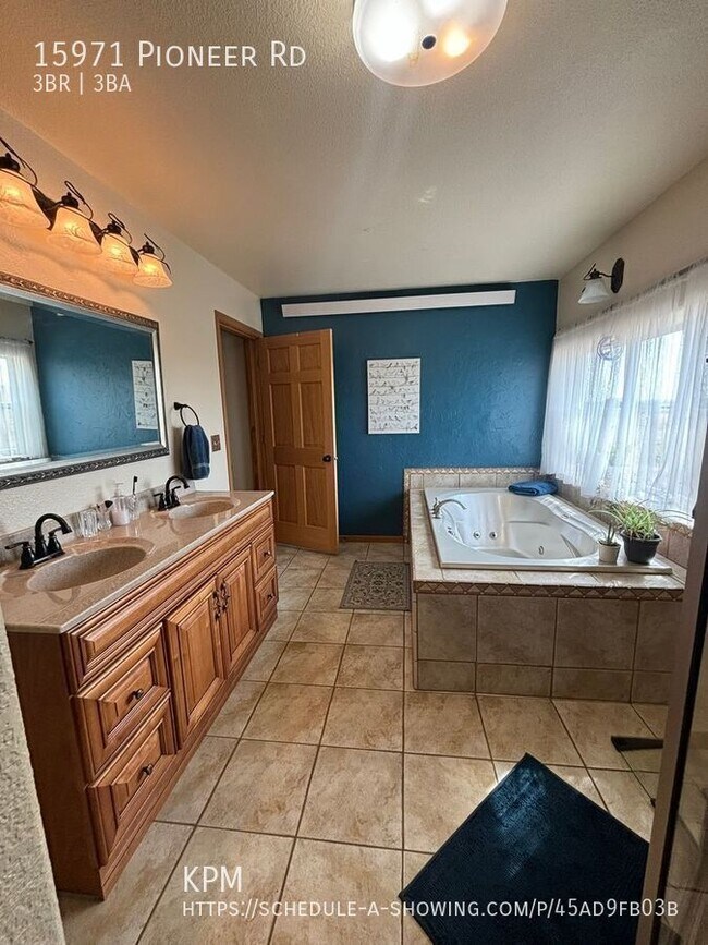 Building Photo - 15971 Pioneer Rd