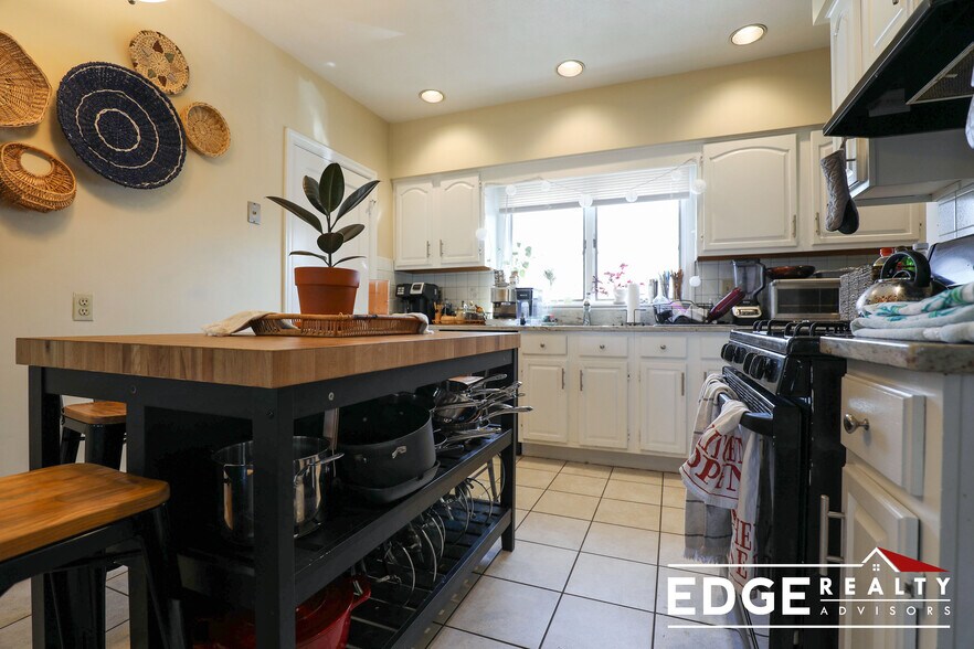 Building Photo - 9 Glenley Ter